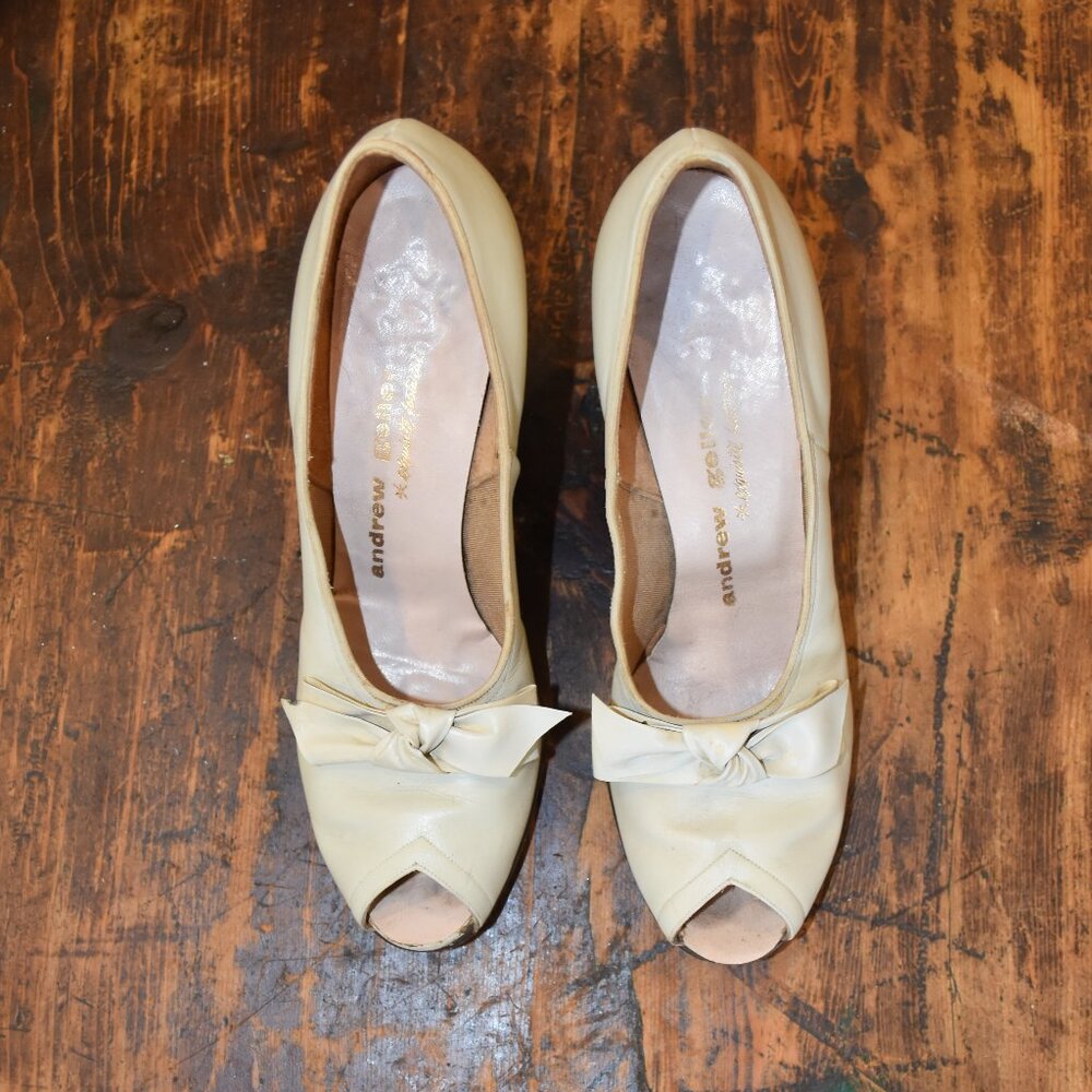 Ivory  leather Peep Toe/bow 4AA